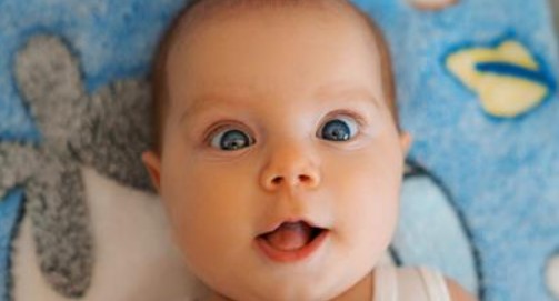 راهنمای پیشبینی رنگ چشم نوزاد: چشمان کودک شما چه رنگی خواهد شد؟