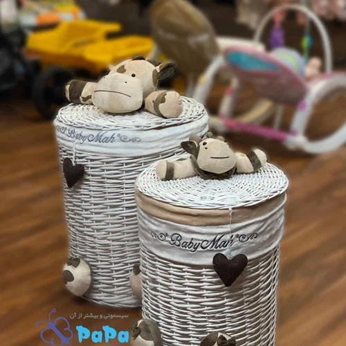 سبد حصیری اسباب بازی و لباس طرح زرافه ارتشی